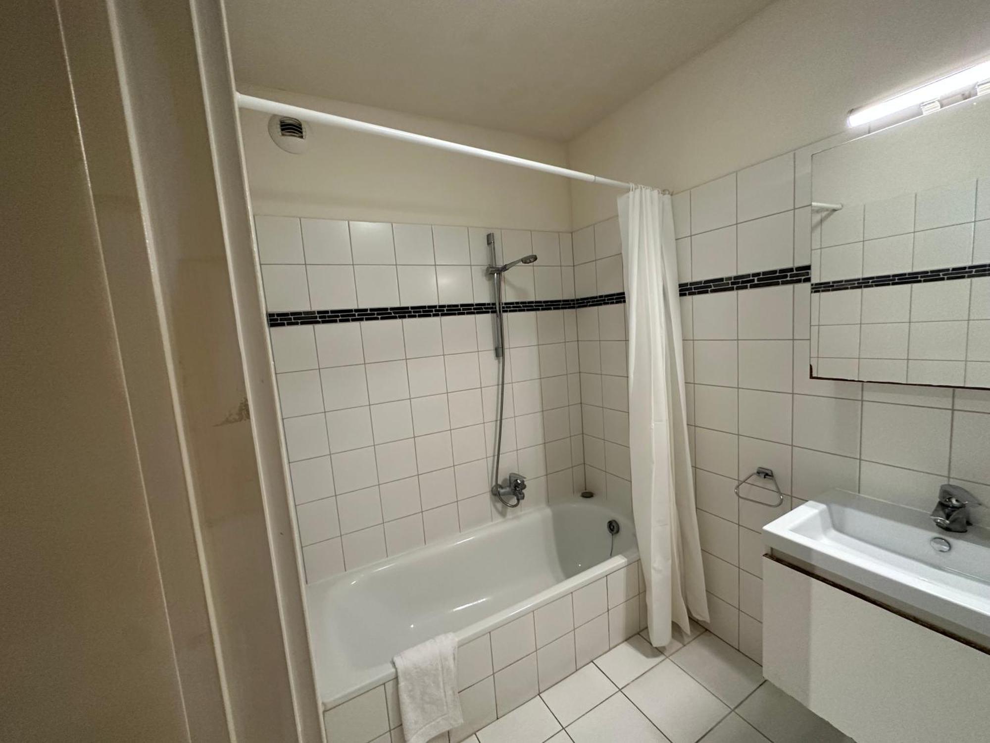 3 Bedroom Apartment In City Center With Balcony View بروكسل المظهر الخارجي الصورة